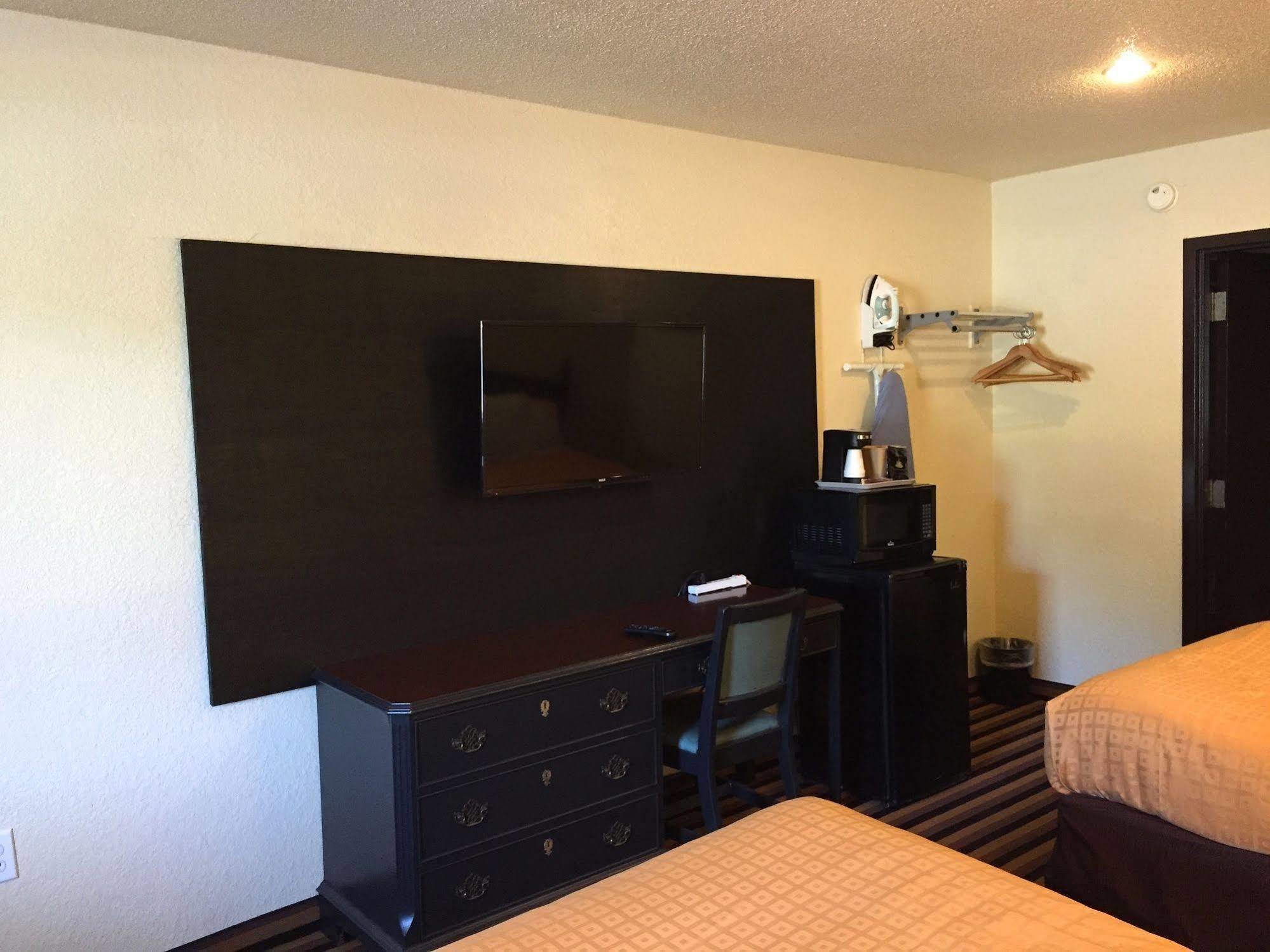 Travelers Inn Elizabeth City Dış mekan fotoğraf